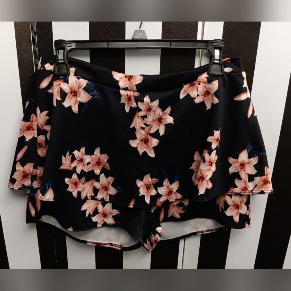 Charlotte Russe floral skort